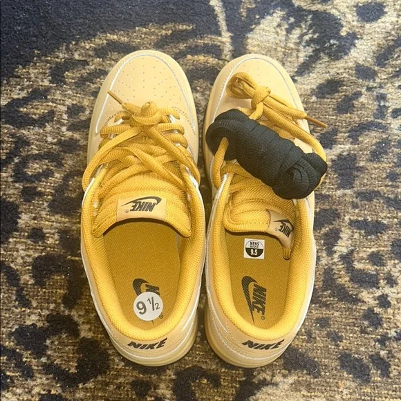 Nike Dunk Low Retro SE - Picture 2 of 8